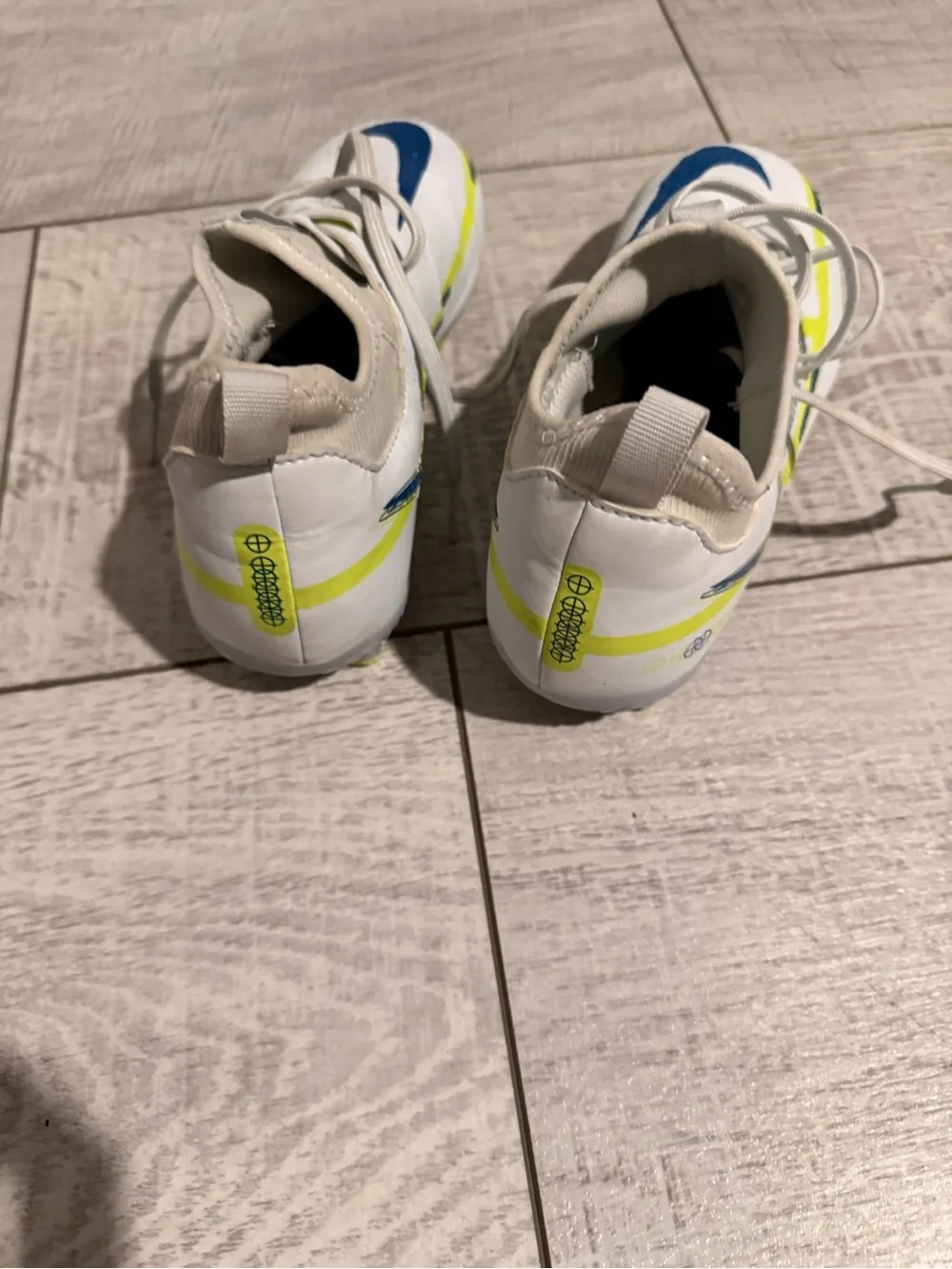 Nike Phantom Soccer Cleats – Youth 2.5Y